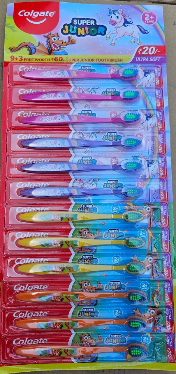 CEPILLO-COLGATE-NINO.jpeg